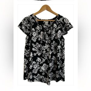 Anne Klein Black and White Floral Short Sleeve Top